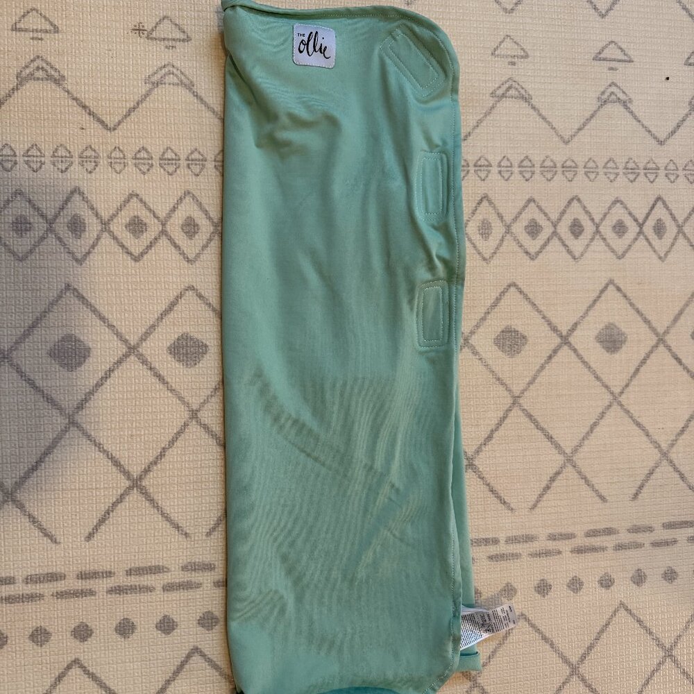 Ollie swaddle mint green